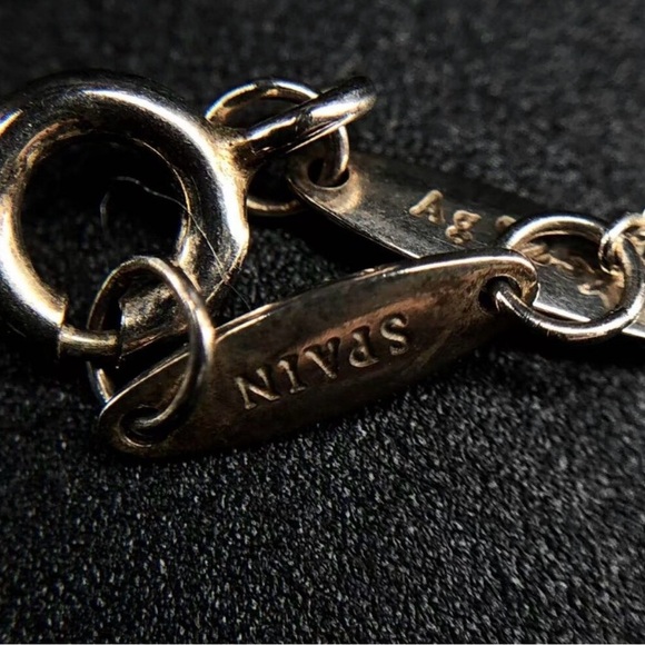 Tiffany & Co. Elsa Peretti Sterling Silver Bean Pendant Necklace 16” - Picture 10 of 11